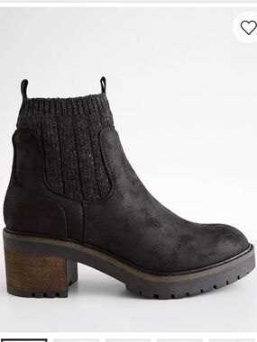 Bullboxer B-52 Chelsea Lug Boot size 6